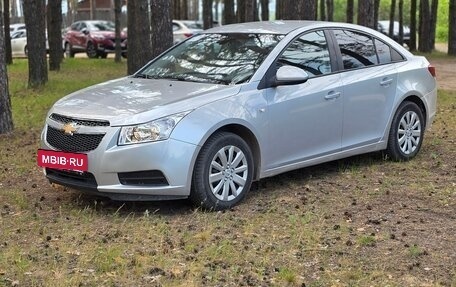 Chevrolet Cruze II, 2009 год, 555 000 рублей, 3 фотография