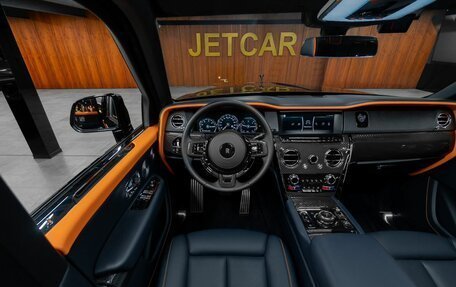 Rolls-Royce Cullinan, 2020 год, 45 300 000 рублей, 15 фотография