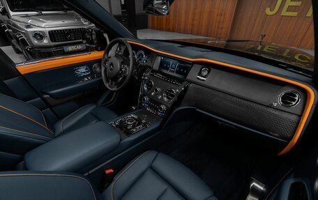 Rolls-Royce Cullinan, 2020 год, 45 300 000 рублей, 20 фотография