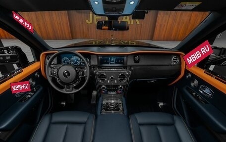 Rolls-Royce Cullinan, 2020 год, 45 300 000 рублей, 32 фотография