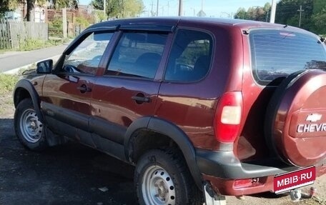 Chevrolet Niva I рестайлинг, 2004 год, 299 000 рублей, 1 фотография
