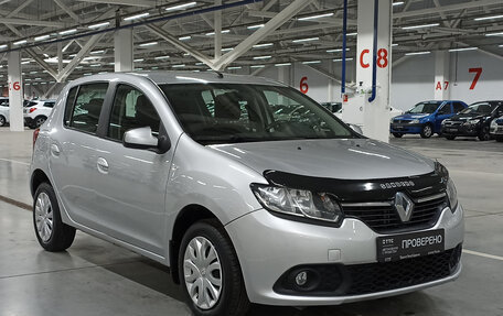 Renault Sandero II рестайлинг, 2017 год, 800 000 рублей, 3 фотография