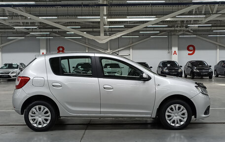 Renault Sandero II рестайлинг, 2017 год, 800 000 рублей, 5 фотография