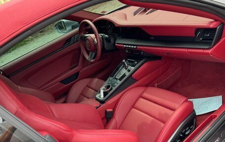 Porsche 911, 2022 год, 16 000 000 рублей, 9 фотография