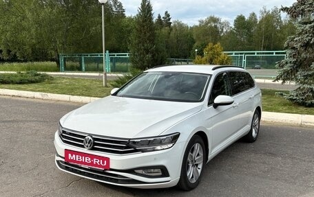 Volkswagen Passat B8 рестайлинг, 2020 год, 2 100 000 рублей, 2 фотография