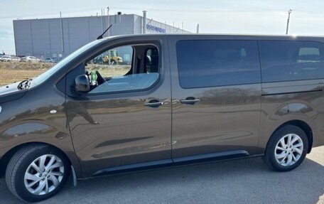 Peugeot Traveller I, 2018 год, 2 700 000 рублей, 2 фотография