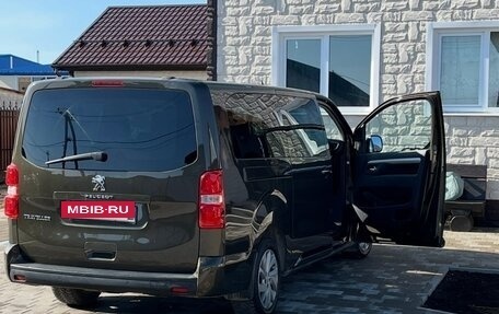 Peugeot Traveller I, 2018 год, 2 700 000 рублей, 4 фотография
