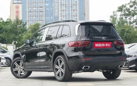 Mercedes-Benz GLB, 2025 год, 6 990 000 рублей, 3 фотография