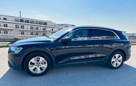 Audi e-tron I, 2019 год, 3 900 000 рублей, 7 фотография