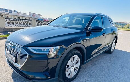 Audi e-tron I, 2019 год, 3 900 000 рублей, 13 фотография