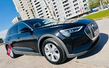 Audi e-tron I, 2019 год, 3 900 000 рублей, 15 фотография