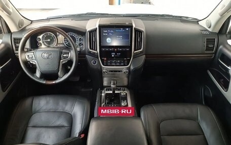 Toyota Land Cruiser 200, 2019 год, 6 850 000 рублей, 14 фотография