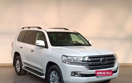 Toyota Land Cruiser 200, 2019 год, 6 850 000 рублей, 3 фотография