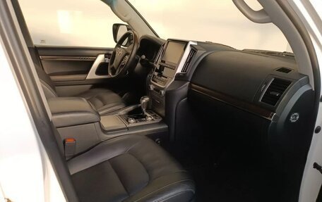 Toyota Land Cruiser 200, 2019 год, 6 850 000 рублей, 19 фотография