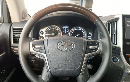 Toyota Land Cruiser 200, 2019 год, 6 850 000 рублей, 26 фотография