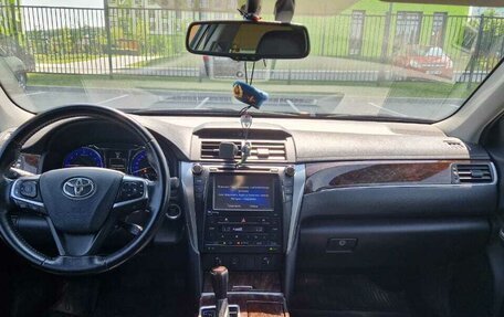 Toyota Camry, 2017 год, 2 450 000 рублей, 8 фотография