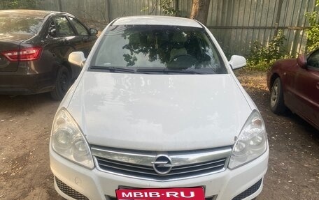 Opel Astra H, 2011 год, 600 000 рублей, 1 фотография