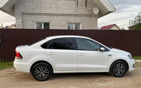Volkswagen Polo VI (EU Market), 2016 год, 970 000 рублей, 2 фотография