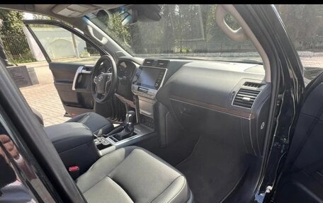 Toyota Land Cruiser Prado 150 рестайлинг 2, 2022 год, 8 150 000 рублей, 6 фотография