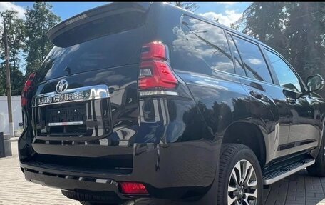 Toyota Land Cruiser Prado 150 рестайлинг 2, 2022 год, 8 150 000 рублей, 3 фотография