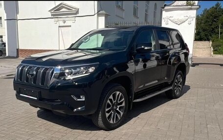 Toyota Land Cruiser Prado 150 рестайлинг 2, 2022 год, 8 150 000 рублей, 2 фотография