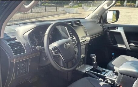Toyota Land Cruiser Prado 150 рестайлинг 2, 2022 год, 8 150 000 рублей, 17 фотография
