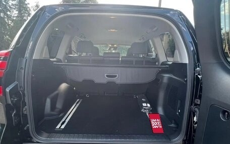 Toyota Land Cruiser Prado 150 рестайлинг 2, 2022 год, 8 150 000 рублей, 30 фотография