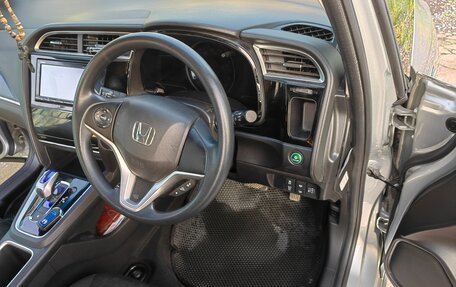 Honda Shuttle II, 2015 год, 1 350 000 рублей, 5 фотография