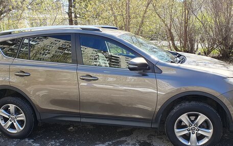 Toyota RAV4, 2014 год, 2 490 000 рублей, 2 фотография
