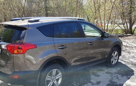 Toyota RAV4, 2014 год, 2 490 000 рублей, 3 фотография