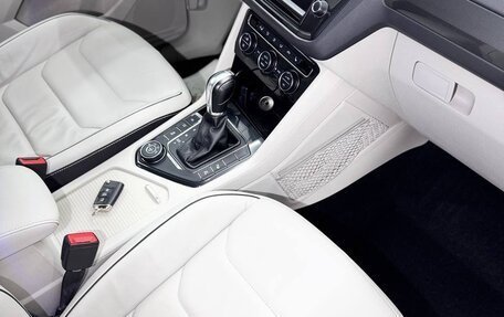 Volkswagen Tiguan II, 2017 год, 2 700 000 рублей, 4 фотография