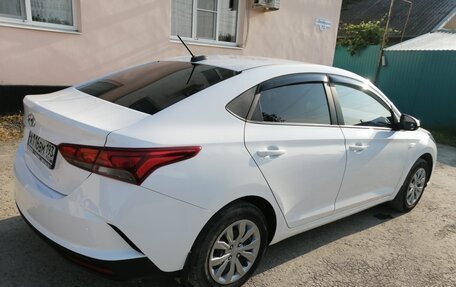 Hyundai Solaris II рестайлинг, 2021 год, 1 700 000 рублей, 7 фотография