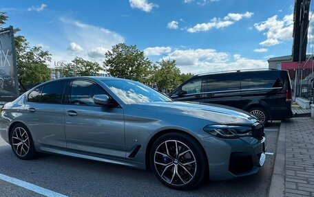 BMW 5 серия, 2022 год, 3 710 000 рублей, 2 фотография