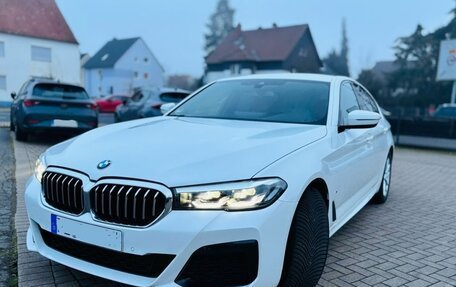 BMW 5 серия, 2022 год, 3 870 000 рублей, 3 фотография