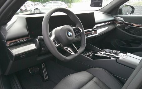BMW 5 серия, 2025 год, 9 540 000 рублей, 7 фотография