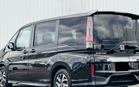 Honda Stepwgn IV, 2020 год, 2 270 000 рублей, 2 фотография