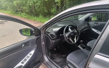 Hyundai Solaris II рестайлинг, 2013 год, 650 000 рублей, 6 фотография