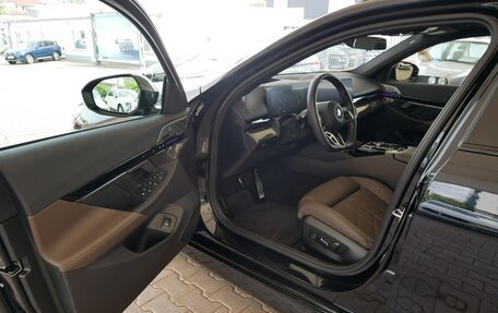 BMW 5 серия, 2024 год, 8 080 000 рублей, 9 фотография