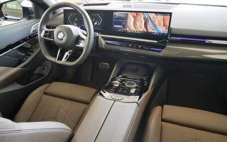 BMW 5 серия, 2024 год, 8 080 000 рублей, 12 фотография
