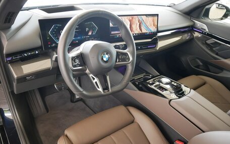 BMW 5 серия, 2024 год, 8 080 000 рублей, 11 фотография