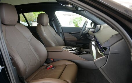 BMW 5 серия, 2024 год, 8 080 000 рублей, 15 фотография