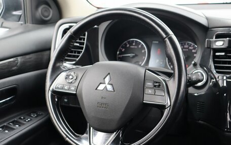 Mitsubishi Outlander III рестайлинг 3, 2015 год, 1 439 000 рублей, 11 фотография