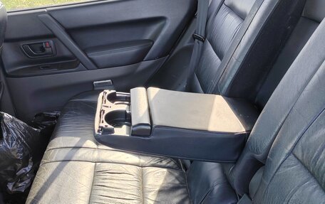 Mitsubishi Montero III, 2002 год, 1 000 000 рублей, 8 фотография