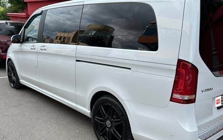 Mercedes-Benz V-Класс, 2019 год, 5 600 000 рублей, 3 фотография