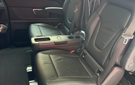 Mercedes-Benz V-Класс, 2019 год, 5 600 000 рублей, 14 фотография