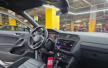 Volkswagen Tiguan II, 2021 год, 3 499 000 рублей, 10 фотография