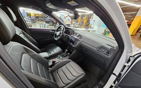 Volkswagen Tiguan II, 2021 год, 3 499 000 рублей, 15 фотография