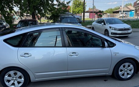 Toyota Prius, 2010 год, 860 000 рублей, 10 фотография