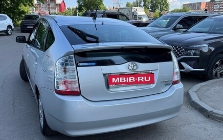 Toyota Prius, 2010 год, 860 000 рублей, 4 фотография