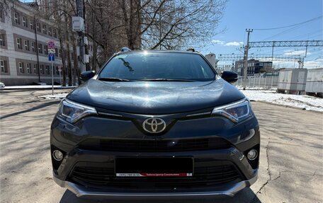 Toyota RAV4, 2017 год, 2 990 000 рублей, 2 фотография
